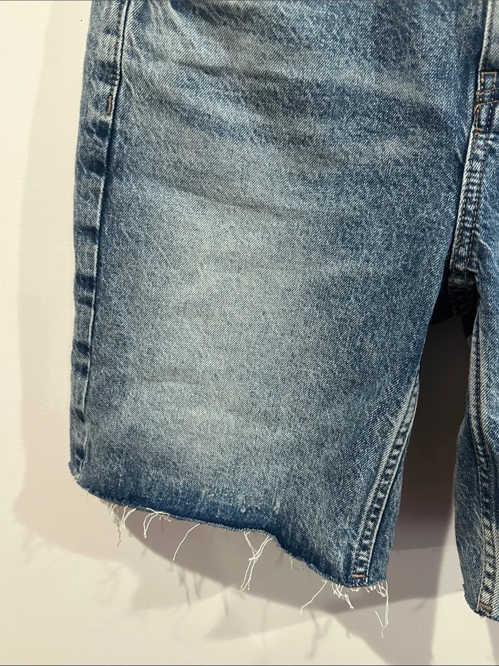 BDG Tori Mid Rise Cutoff Jort Size 26